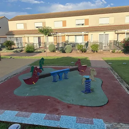 Casa Independiente Nova Oropesa 아파트
